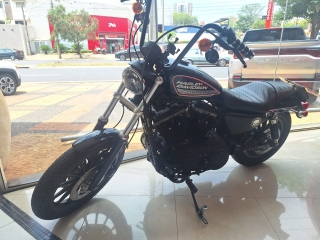 HARLEY DAVISON XL 883 R