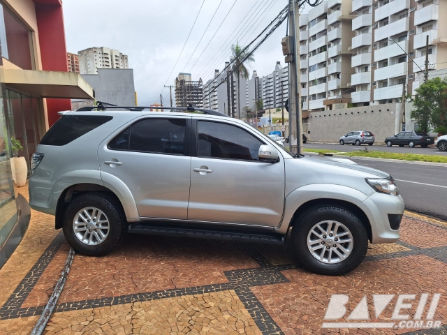 TOYOTA HILUX SW4 SRV 3.0