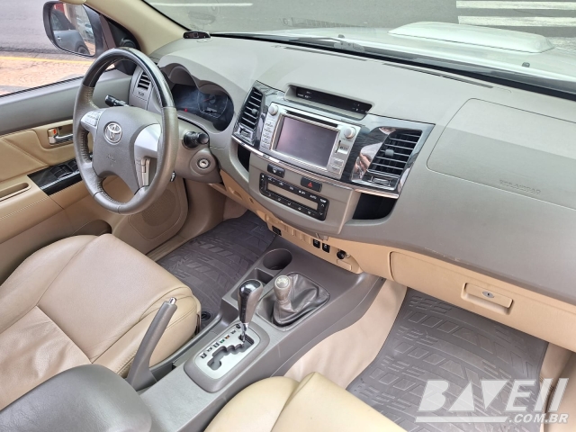 TOYOTA HILUX SW4 SRV 3.0