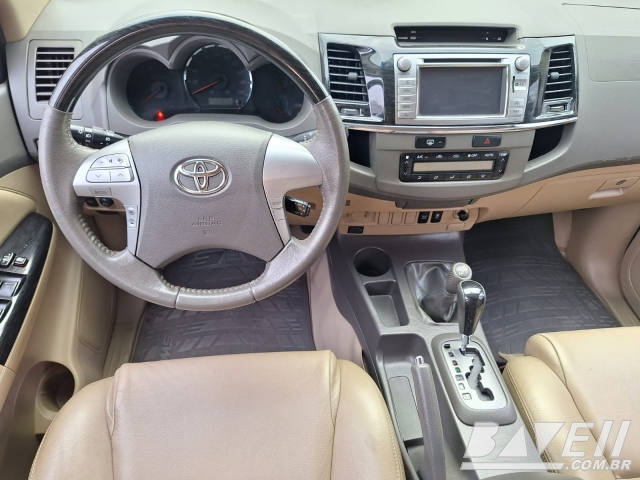 TOYOTA HILUX SW4 SRV 3.0