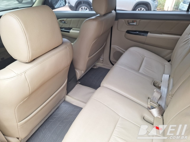 TOYOTA HILUX SW4 SRV 3.0