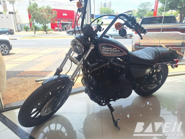 HARLEY DAVISON XL 883 R