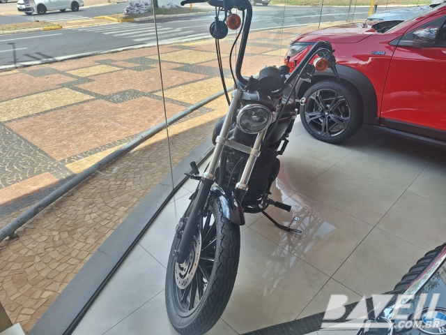 HARLEY DAVISON XL 883 R