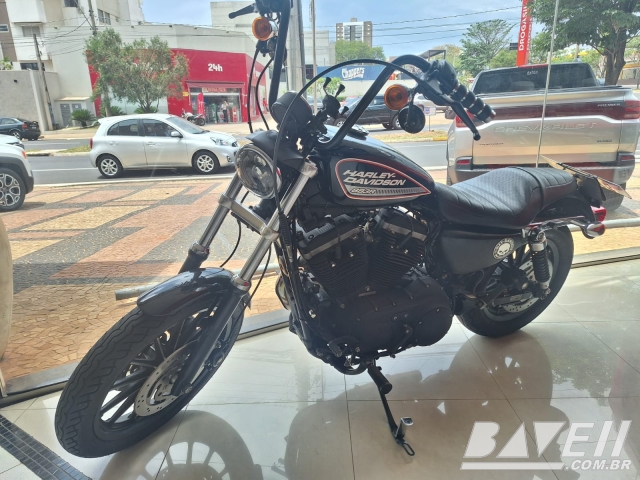 HARLEY DAVISON XL 883 R