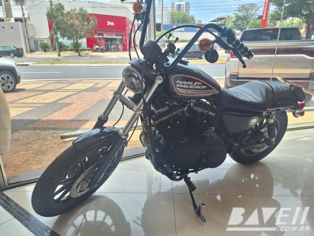 HARLEY DAVISON XL 883 R