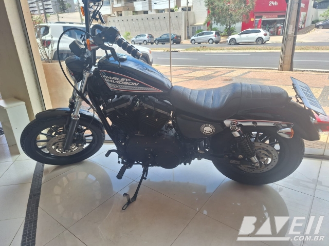 HARLEY DAVISON XL 883 R