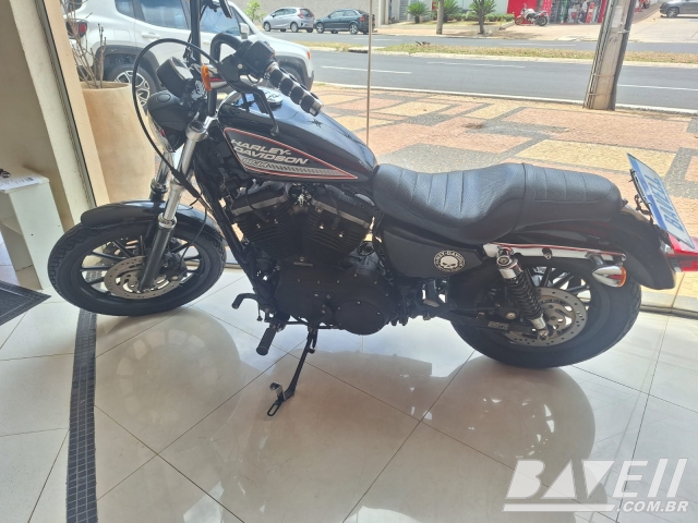 HARLEY DAVISON XL 883 R