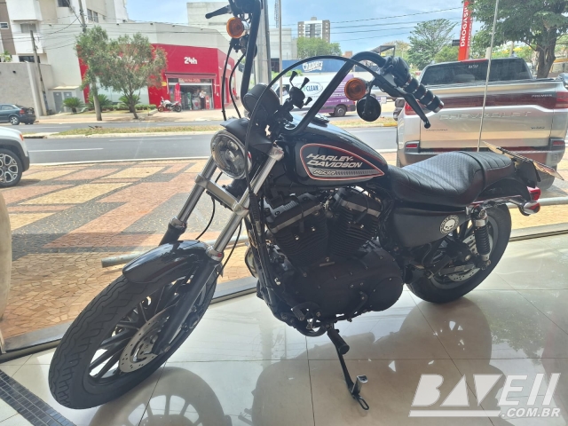 HARLEY DAVISON XL 883 R