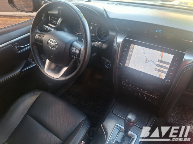 TOYOTA HILUX SW4 SRX 2.8 D 7L