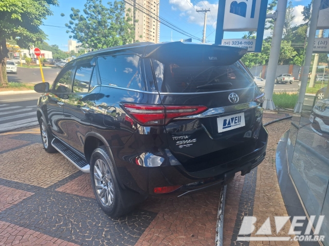 TOYOTA HILUX SW4 SRX 2.8 D 7L