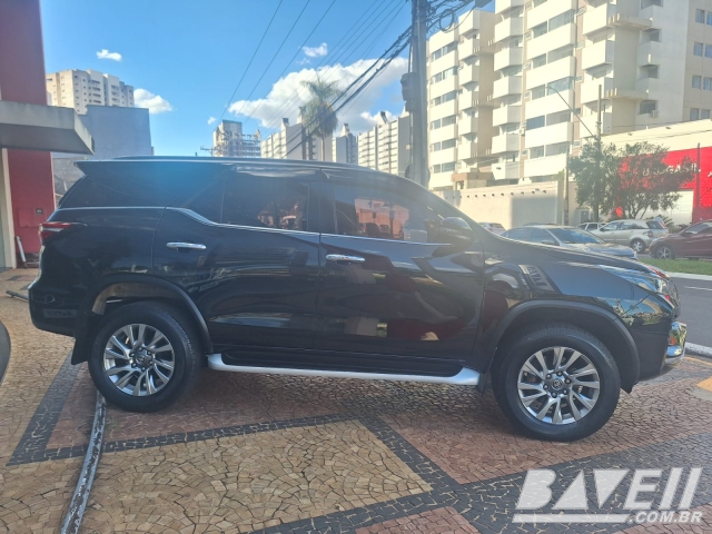 TOYOTA HILUX SW4 SRX 2.8 D 7L