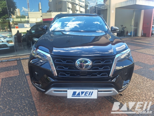 TOYOTA HILUX SW4 SRX 2.8 D 7L