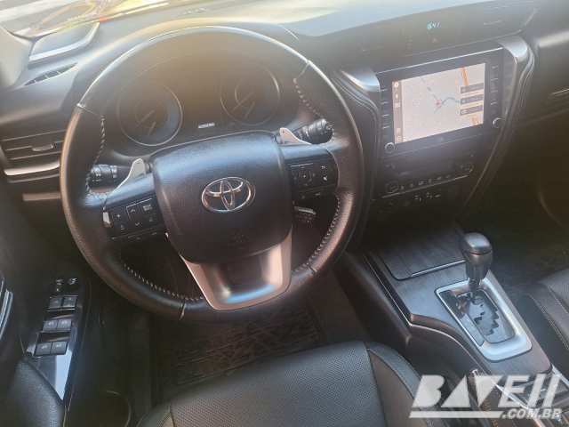 TOYOTA HILUX SW4 SRX 2.8 D 7L