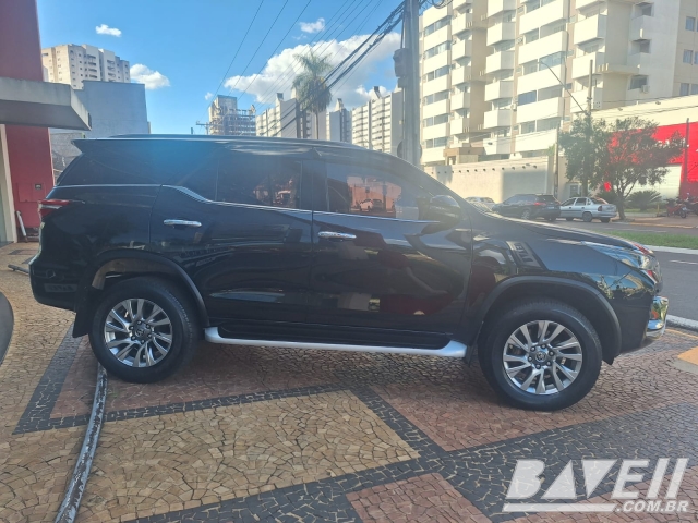 TOYOTA HILUX SW4 SRX 2.8 D 7L