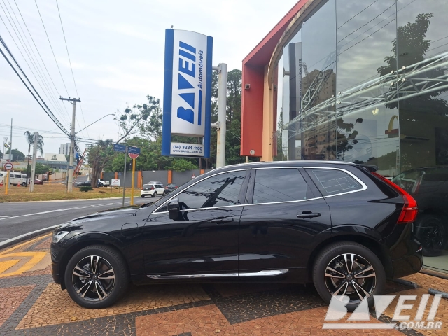 VOLVO XC60 T8 MOMENTUM HIBRYD