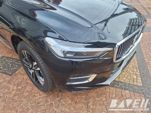 VOLVO XC60 T8 MOMENTUM HIBRYD