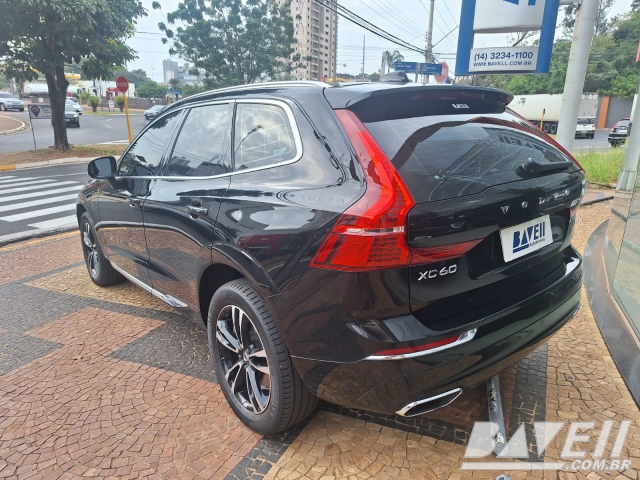 VOLVO XC60 T8 MOMENTUM HIBRYD