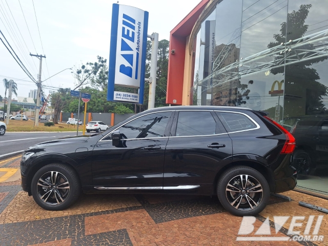 VOLVO XC60 T8 MOMENTUM HIBRYD