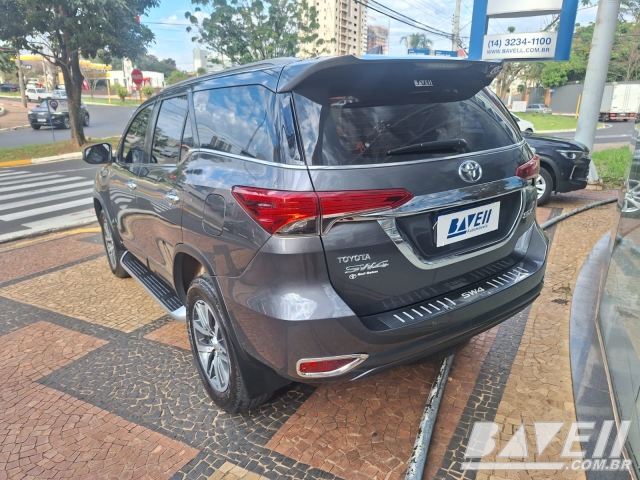 TOYOTA HILUX SW4 SRX 2.8 177CV 