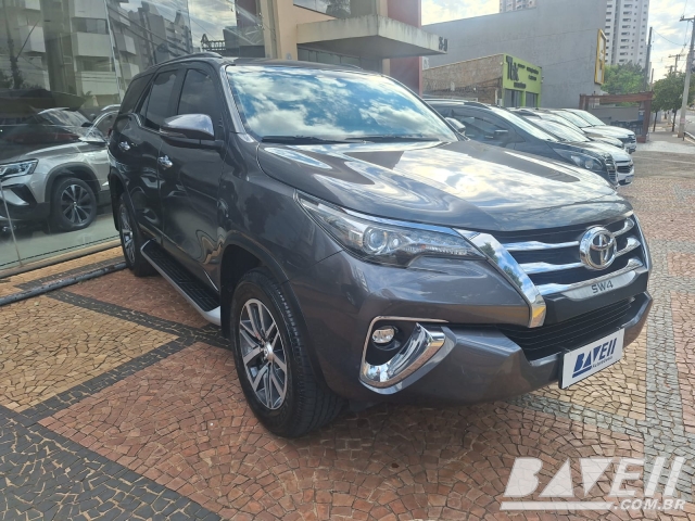 TOYOTA HILUX SW4 SRX 2.8 177CV 