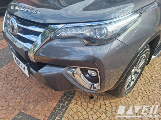TOYOTA HILUX SW4 SRX 2.8 177CV 