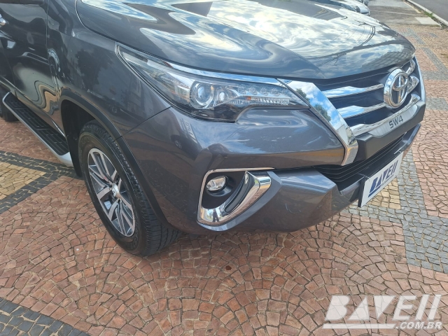TOYOTA HILUX SW4 SRX 2.8 177CV 