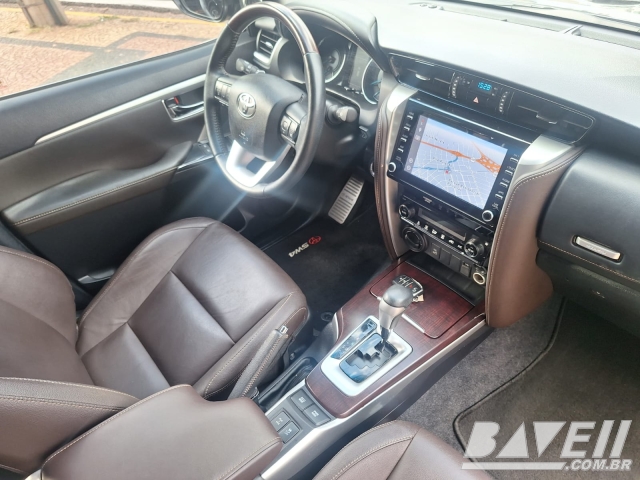 TOYOTA HILUX SW4 SRX 2.8 177CV 