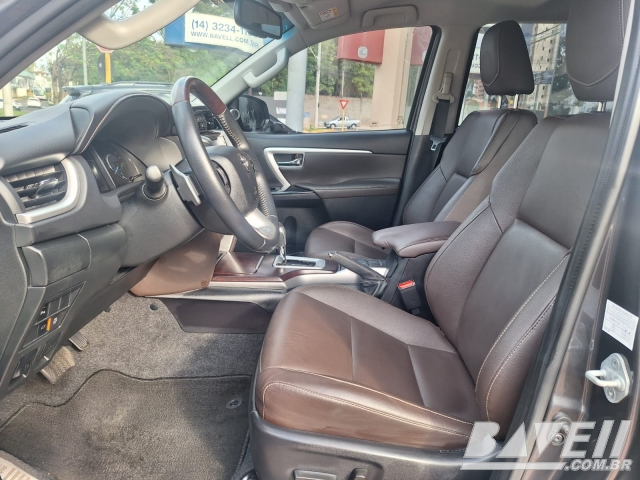TOYOTA HILUX SW4 SRX 2.8 177CV 