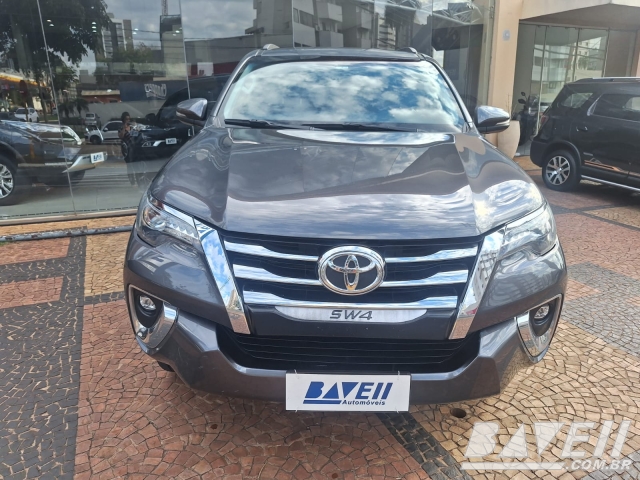 TOYOTA HILUX SW4 SRX 2.8 177CV 