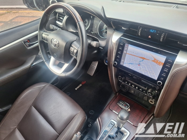 TOYOTA HILUX SW4 SRX 2.8 177CV 