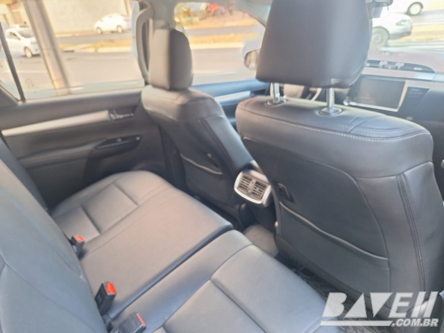 TOYOTA HILUX CD SRV 2.8 D