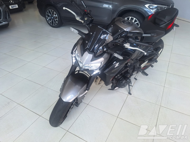 MOTO KAWASAKI Z900