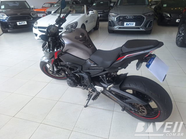 MOTO KAWASAKI Z900