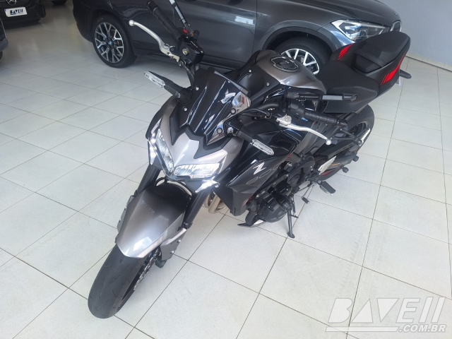 MOTO KAWASAKI Z900