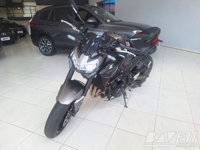MOTO KAWASAKI Z900