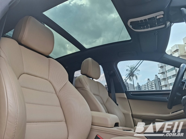 PORSCHE MACAN 2.0