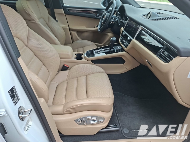 PORSCHE MACAN 2.0