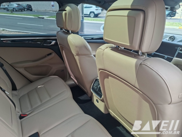 PORSCHE MACAN 2.0