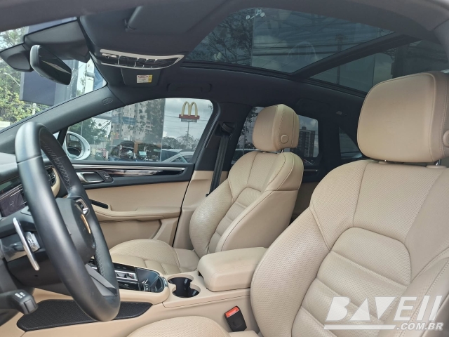 PORSCHE MACAN 2.0
